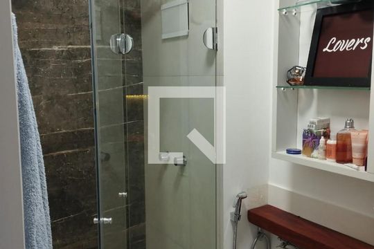 Banheiro de apartamento à venda com 1 quarto, 38m² em Vila Angelina, São Bernardo do Campo
