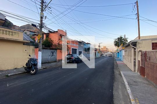 Vista da Rua de casa à venda com 2 quartos, 70m² em Vila Mazzei, São Paulo