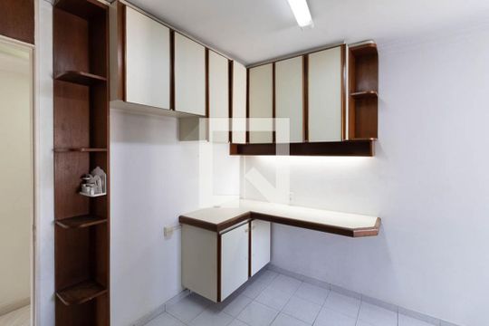 Cozinha de apartamento para alugar com 2 quartos, 62m² em Jardim Santa Emilia, São Paulo
