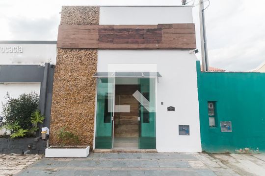 Fachada de casa para alugar com 3 quartos, 190m² em Vila Mogilar, Mogi das Cruzes