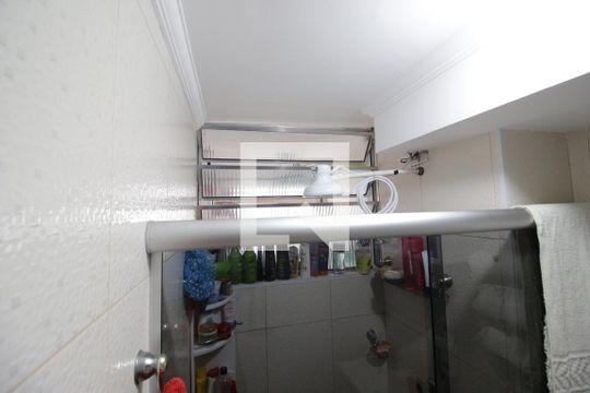 Banheiro de apartamento à venda com 2 quartos, 52m² em Padroeira, Osasco