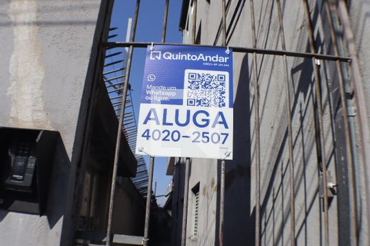 Placa de casa para alugar com 2 quartos, 48m² em Jardim Julio, Barueri