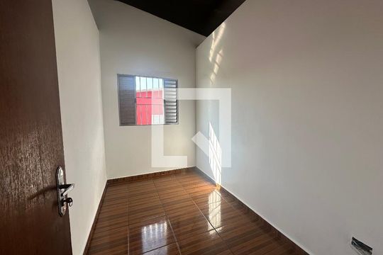 Quarto 1 de casa para alugar com 2 quartos, 48m² em Jardim Julio, Barueri