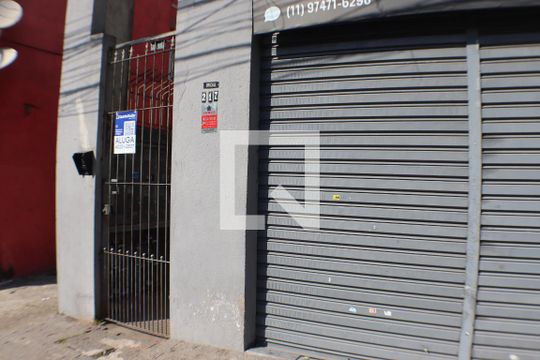 Fachada de casa para alugar com 2 quartos, 48m² em Jardim Julio, Barueri