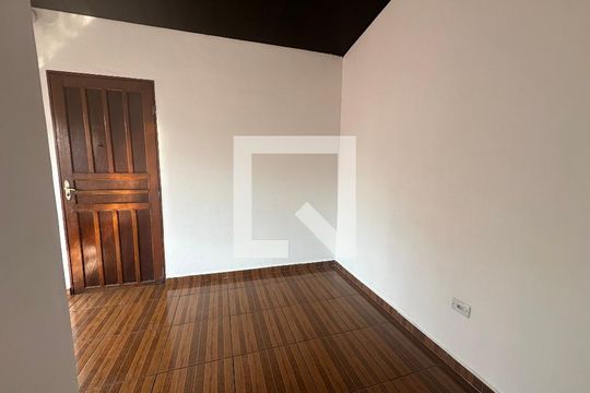 Sala de casa para alugar com 2 quartos, 48m² em Jardim Julio, Barueri