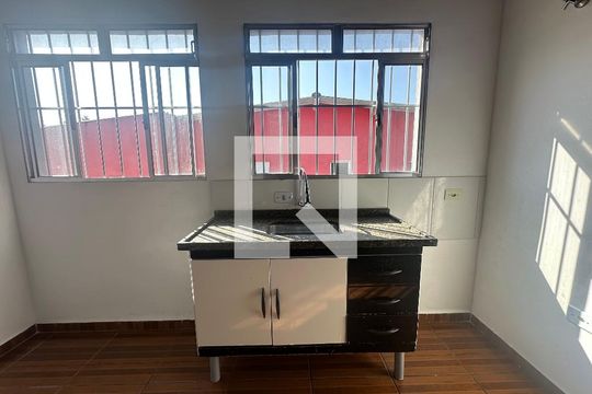 Cozinha de casa para alugar com 2 quartos, 48m² em Jardim Julio, Barueri