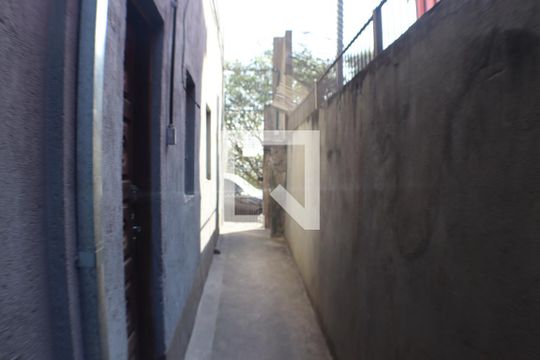 Quintal de casa para alugar com 2 quartos, 48m² em Jardim Julio, Barueri