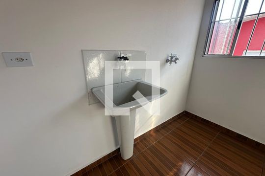 Área de Serviço de casa para alugar com 2 quartos, 48m² em Jardim Julio, Barueri