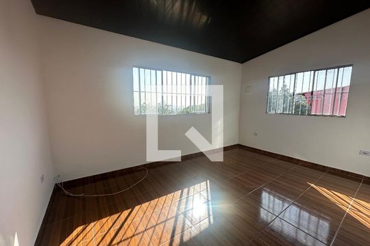 Quarto 2 de casa para alugar com 2 quartos, 48m² em Jardim Julio, Barueri