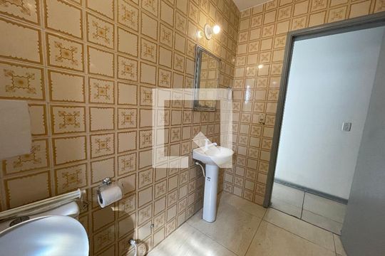Banheiro 1 de casa à venda com 5 quartos, 330m² em Jardim Ester, São Paulo