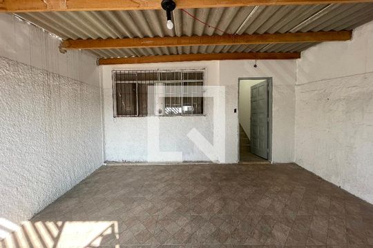 Garagem de casa à venda com 5 quartos, 330m² em Jardim Ester, São Paulo
