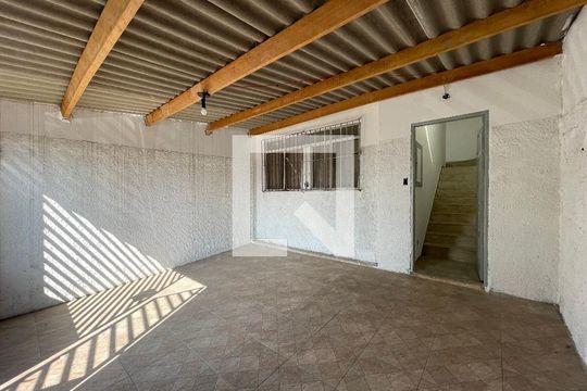 Garagem de casa à venda com 5 quartos, 330m² em Jardim Ester, São Paulo