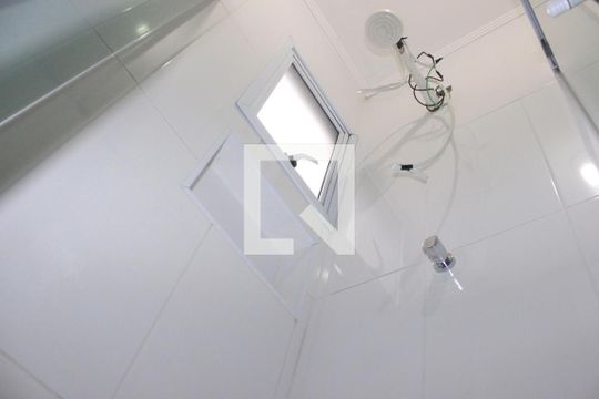 Banheiro  de kitnet/studio para alugar com 1 quarto, 36m² em Jardim Artidoro, Guarulhos