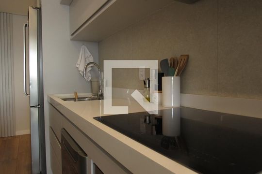 Cozinha de apartamento à venda com 2 quartos, 61m² em Km 18, Osasco