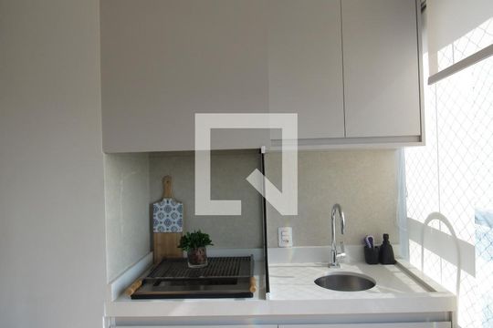 Varanda de apartamento à venda com 2 quartos, 61m² em Km 18, Osasco