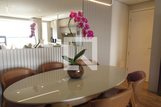 Sala de apartamento à venda com 2 quartos, 61m² em Km 18, Osasco