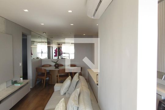 Sala de apartamento à venda com 2 quartos, 61m² em Km 18, Osasco