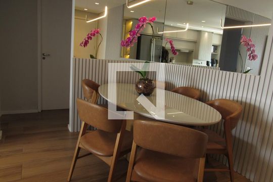 Sala de apartamento à venda com 2 quartos, 61m² em Km 18, Osasco