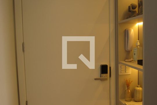 Sala de apartamento à venda com 2 quartos, 61m² em Km 18, Osasco
