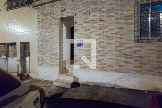 Fachada de casa à venda com 1 quarto, 21m² em São Lourenço, Niterói