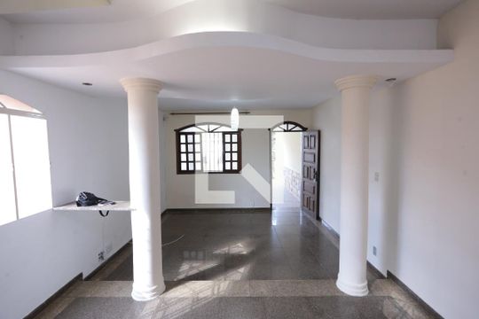 Sala de casa para alugar com 3 quartos, 180m² em São Gabriel, Belo Horizonte