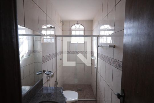 Banheiro Social de casa para alugar com 3 quartos, 180m² em São Gabriel, Belo Horizonte