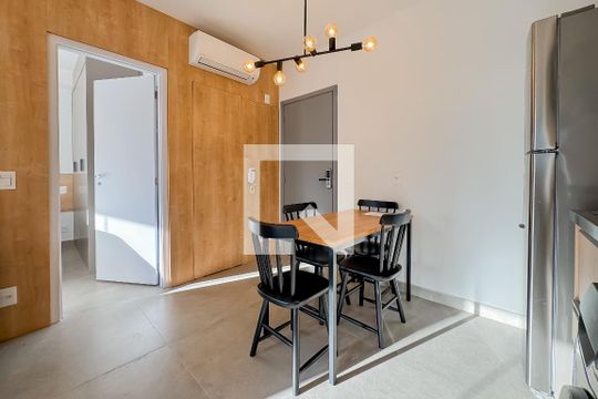 Cozinha de apartamento para alugar com 1 quarto, 40m² em Vila Mariana, São Paulo