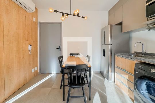 Cozinha de apartamento para alugar com 1 quarto, 40m² em Vila Mariana, São Paulo