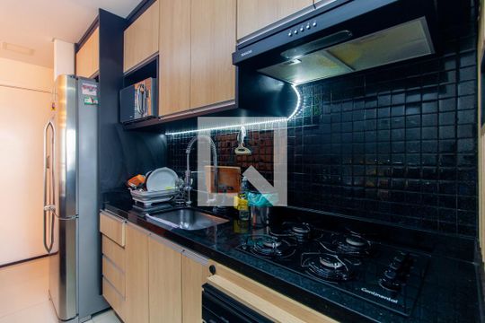 Cozinha de apartamento à venda com 3 quartos, 68m² em Vila Ivone, São Paulo
