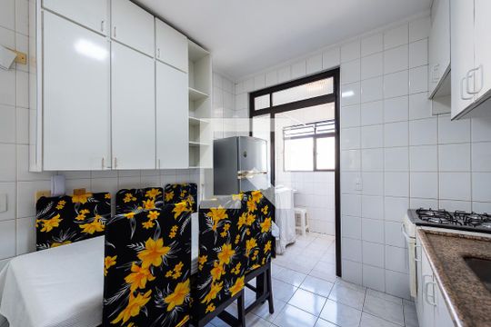 Cozinha de apartamento para alugar com 2 quartos, 78m² em José Menino, Santos