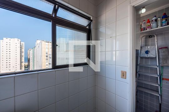 Área de serviço de apartamento para alugar com 2 quartos, 78m² em José Menino, Santos