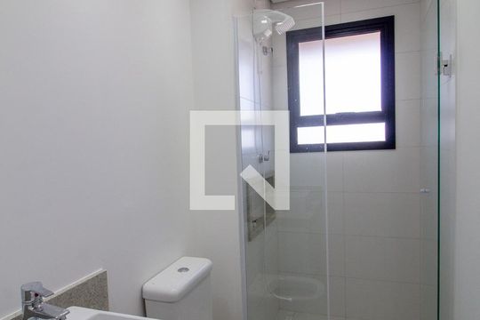 Banheiro de apartamento para alugar com 1 quarto, 47m² em Parque Campolim, Sorocaba