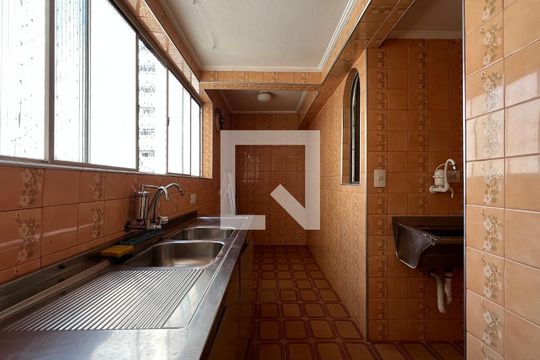Cozinha de apartamento à venda com 2 quartos, 71m² em Cerqueira César, São Paulo
