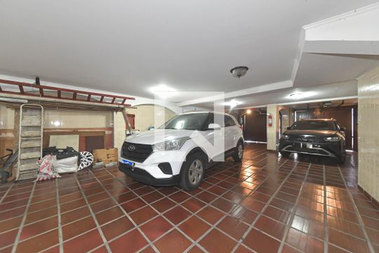 Garagem de casa à venda com 4 quartos, 400m² em Jardim da Saúde, São Paulo