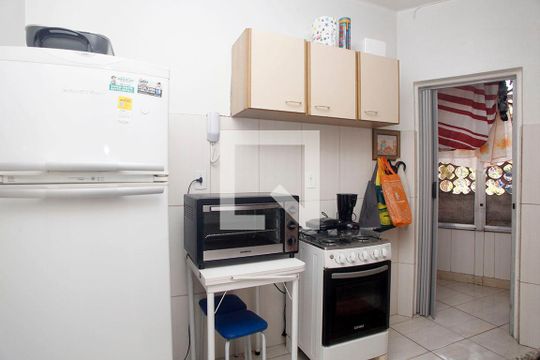 Cozinha de apartamento à venda com 2 quartos, 77m² em Santana, Porto Alegre