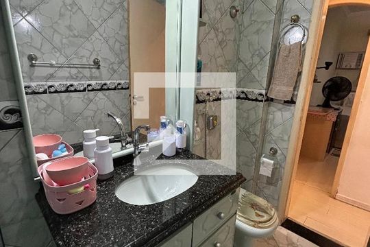 Banheiro de apartamento à venda com 1 quarto, 60m² em Quintino Bocaiúva, Rio de Janeiro