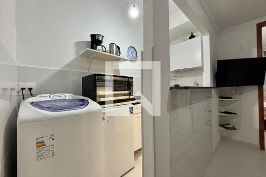 Cozinha de apartamento para alugar com 1 quarto, 33m² em Copacabana, Rio de Janeiro