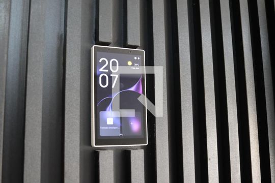 Detalhe Sala de apartamento à venda com 2 quartos, 90m² em Alphaville Industrial, Barueri