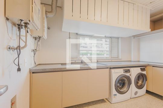 Área de Serviço de apartamento à venda com 3 quartos, 278m² em Jardim Europa, São Paulo