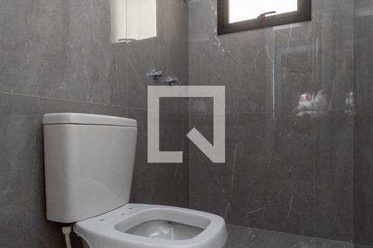 Banheiro da Suíte 1 de casa à venda com 3 quartos, 210m² em Planalto, Belo Horizonte
