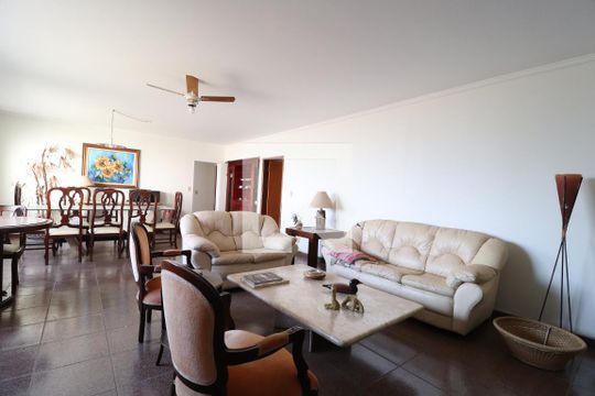 Sala de apartamento para alugar com 3 quartos, 170m² em Saraiva, Uberlândia