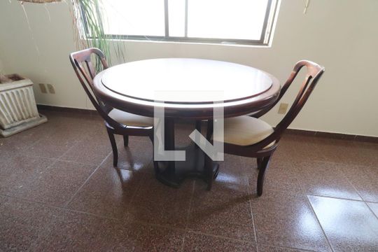 Sala de apartamento para alugar com 3 quartos, 170m² em Saraiva, Uberlândia