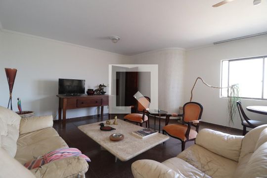 Sala de apartamento para alugar com 3 quartos, 170m² em Saraiva, Uberlândia