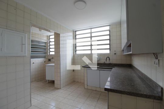 Cozinha de apartamento à venda com 2 quartos, 82m² em Vila Olímpia, São Paulo