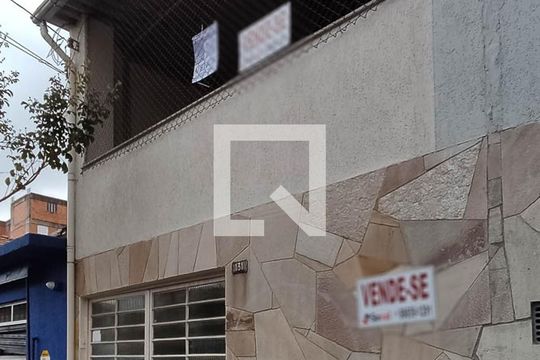 Fachada de casa à venda com 3 quartos, 150m² em Vila Gumercindo, São Paulo