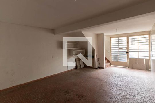 Garagem de casa à venda com 3 quartos, 150m² em Vila Gumercindo, São Paulo