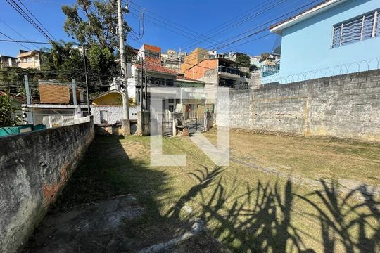 Quintal de casa à venda com 2 quartos, 495m² em Vila Anglo Brasileira, São Paulo