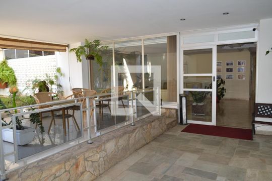 Entrada de apartamento à venda com 3 quartos, 91m² em Vila Mariana, São Paulo