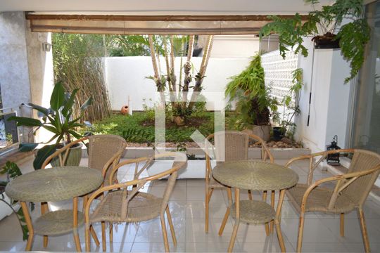 Entrada de apartamento à venda com 3 quartos, 91m² em Vila Mariana, São Paulo