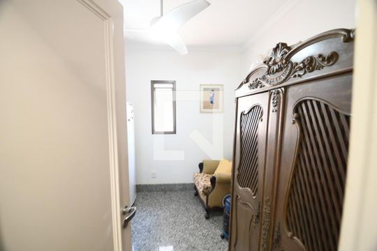 Quarto de Serviço de apartamento à venda com 5 quartos, 221m² em Cambuí, Campinas